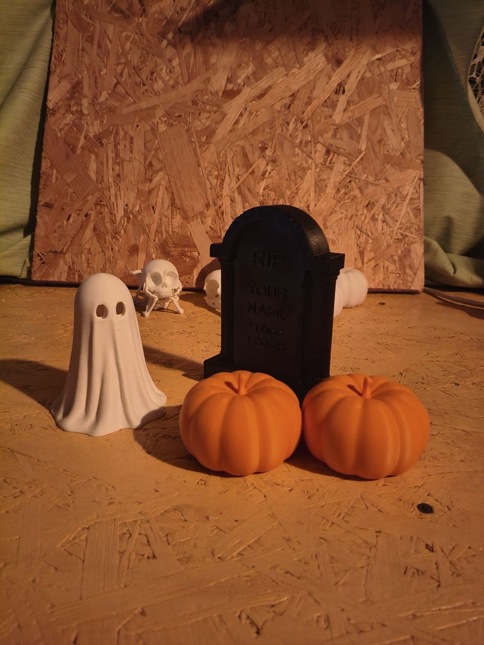 Zestaw dekoracji Halloween – duch i 2 dynie (druk 3D) - obrazek 2