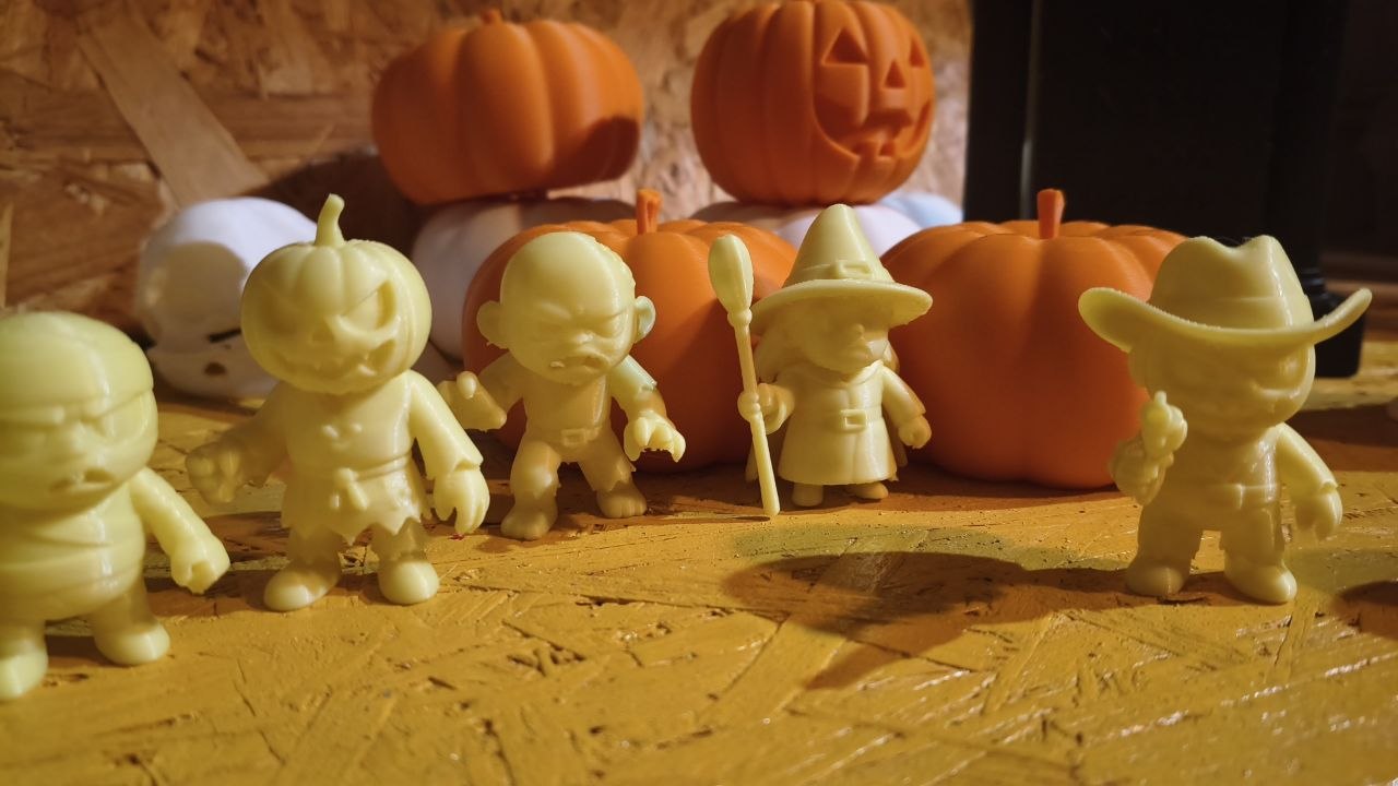 Świecące figurki na Halloween — zestaw 9 figurek (wydruk 3D) - obrazek 4